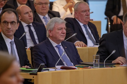 2019-01-18 Konstituierende Sitzung Hessischer Landtag Bouffier 3705