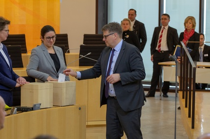 2019-01-18 Konstituierende Sitzung Hessischer Landtag SPD Becher 3923