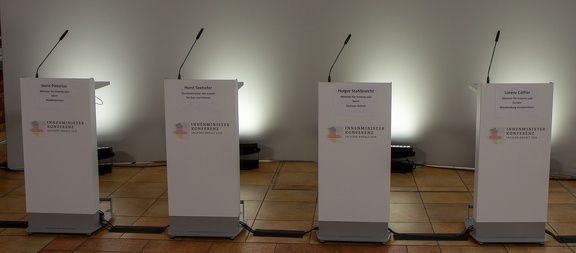 2018-11-30 Pressekonferenz Innenministerkonferenz in Magdeburg-2356